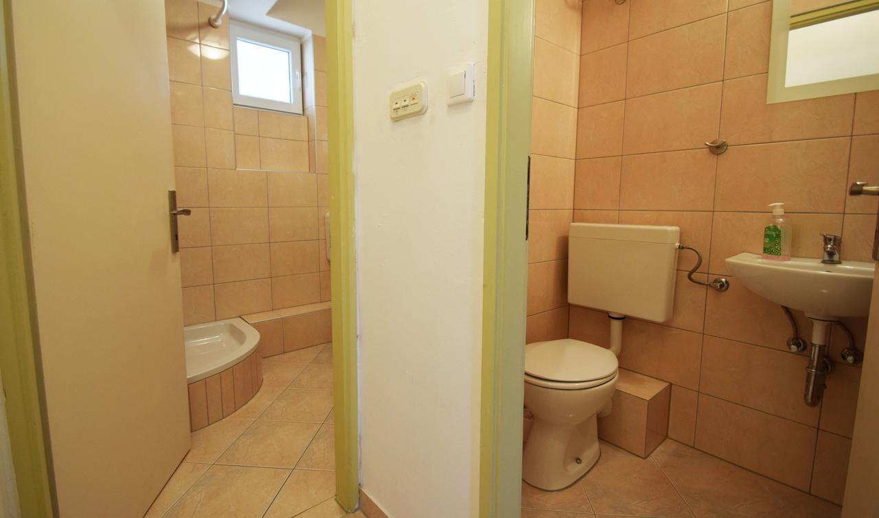 Apartment Duda Starigrad Paklenica Eksteriør bilde